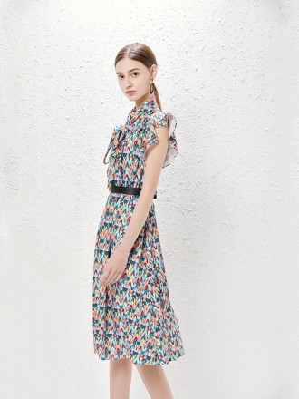 Dress Wholesale Big -name women's color letter printing is banded nodes, ruffle sleeves waist dress in the long skirt
