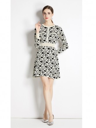 High -end knitted dress autumn and winter new lady temperament is thin French round neck little incense skirt