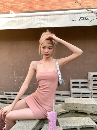 Summer new Ins nude powder French suspender dress female pure desire tight hot girl bag hip skirt