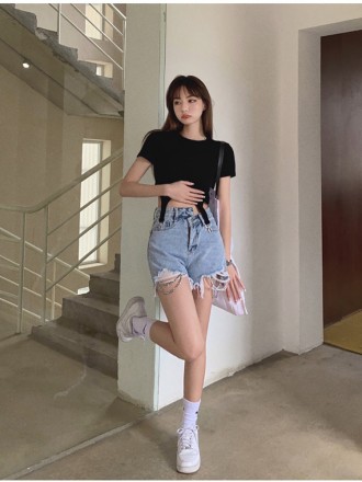 Polarized Maobian denim shorts female high -waist chain hot pants hot pants new misplaced design A -line pants