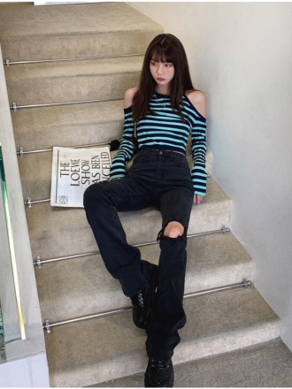 Autumn dress new off -shoulder striped long -sleeved T -shirt women design a little Korean jacket fashionable ins tide