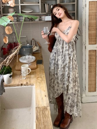 Summer new holiday floral fragments irregular hem loose V camonusar dress female