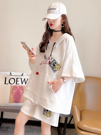 Loose casual short sleeved T-shirt and sports pants two-piece set for women's new summer fashion set